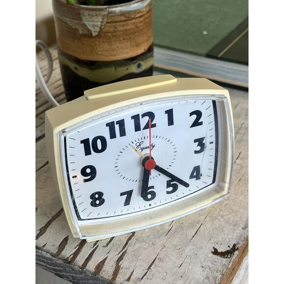 Vintage Equity 33100 Electric Analog Alarm Clock with White Case / Working - Picture 8 of 9